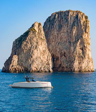 Private Boat Tour Around Capri: Full Day