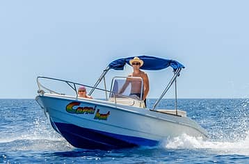 Noleggio Barca a Capri Senza Patente: il mare in libertà