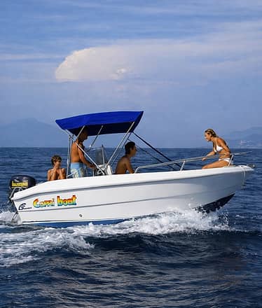 Noleggio Barca a Capri Senza Patente: il mare in libertà