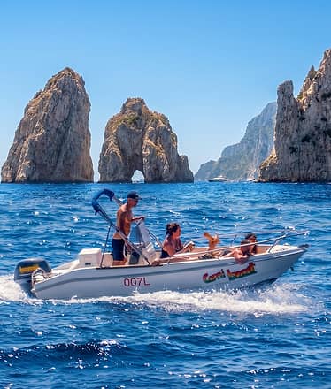 Noleggio Barca a Capri Senza Patente: il mare in libertà