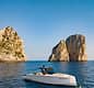 Tour privato di lusso in barca a Capri: 3 ore da sogno intorno all’isola
