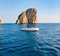 Tour privato di lusso in barca a Capri: 3 ore da sogno intorno all’isola
