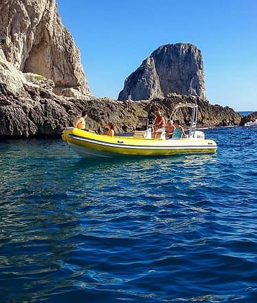 Tour in barca di Capri per piccoli gruppi con soste bagno