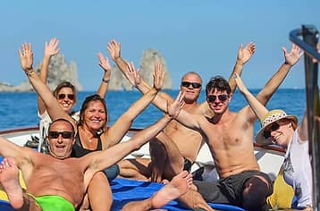 Tour in barca di Capri per piccoli gruppi con soste bagno