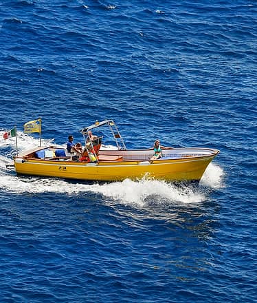 Tour Privato di Capri in Lancia Tradizionale da 10 Metri