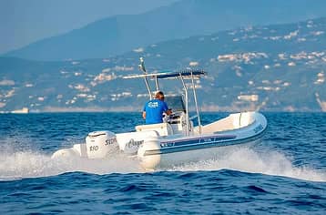 Noleggio Gommone a Capri con Patente Nautica