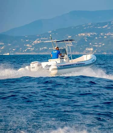 Noleggio Gommone a Capri con Patente Nautica
