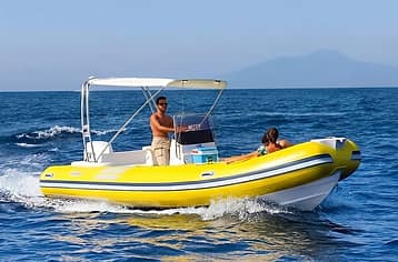 Noleggio Gommone 40 Cavalli a Capri Senza Patente Nautica