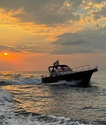 Private Capri Sunset Cruise: Prosecco, Sea Views & Faraglioni