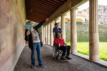 Tour Privato Eco-Vesuviano con Pranzo a Km 0: Archeologia e Sostenibilità (Accessibile PMR)
