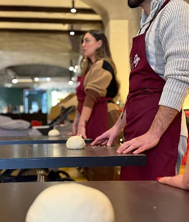 Pizza napoletana e tiramisù a Napoli: cooking class autentica con Wine Unlimited