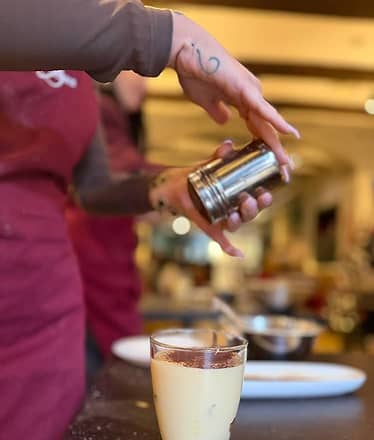Pizza napoletana e tiramisù a Napoli: cooking class autentica con Wine Unlimited