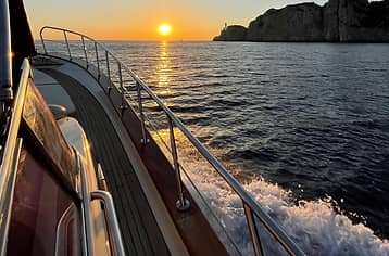 Giro dell'isola (2 ore) al tramonto con aperitivo 