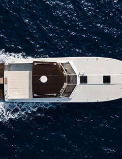Door to Door VIP Transfer Service from Naples to Capri (Cars + Speedboat)