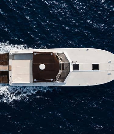 Door to Door VIP Transfer Service from Naples to Capri (Cars + Speedboat)