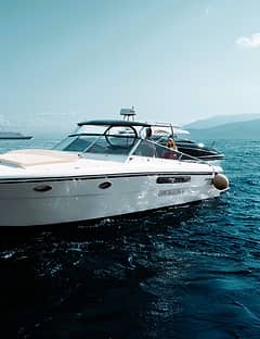 Door to Door VIP Transfer Service from Naples to Capri (Cars + Speedboat)