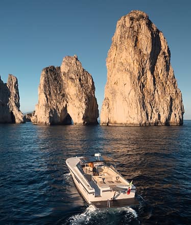Door to Door VIP Transfer Service from Rome to Capri (Cars + Speedboat)