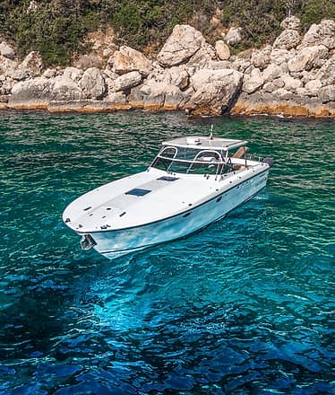 Door to Door VIP Transfer Service from Rome to Capri (Cars + Speedboat)