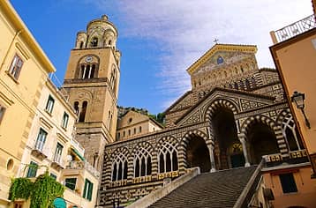 Private Tour of the Amalfi Coast via Luxury Vehicle