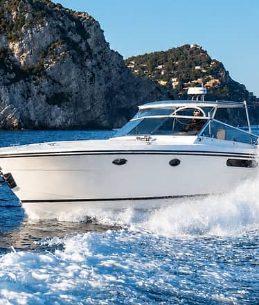 Tour Privato da Capri a Ischia o Procida | Itama 38 Full Day Experience