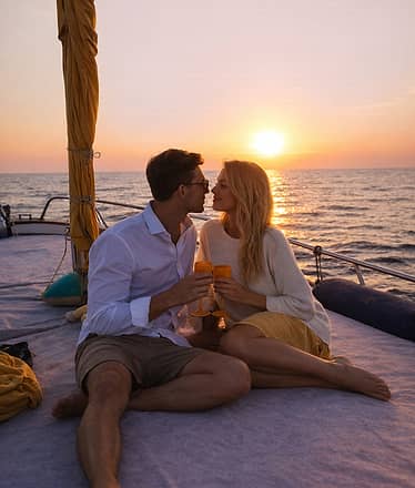 Capri Sunset Boat Tour with Champagne and Stunning Coastal Views