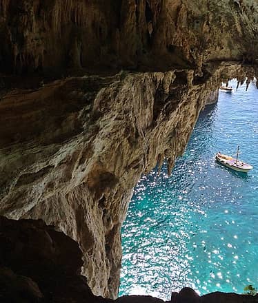 Full-Day Private Capri Boat Tour from Sorrento -7 Hours