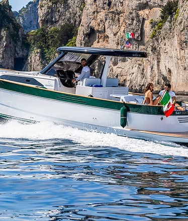 Private water taxi to or from Capri with tour included!