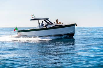 Private water taxi to or from Capri with tour included!