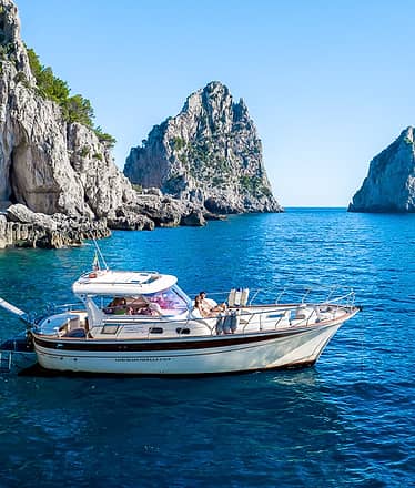 Private water taxi to or from Capri with tour included!