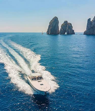Servizi Transfer da e per Capri in Barca Privata di Lusso