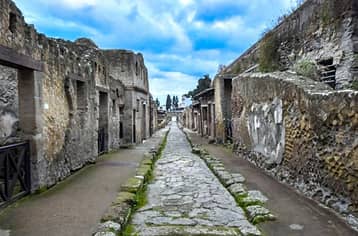 Private Excursion: Pompei Ruins, Herculaneum Ruins, Vesuvius daytrip.