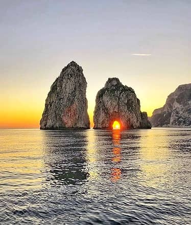Esclusivo tour di Capri in gozzo al tramonto