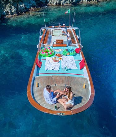 The classic Boat Tour of Capri