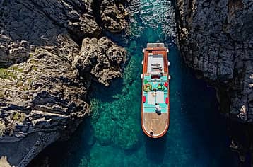 The classic Boat Tour of Capri