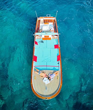 The classic Boat Tour of Capri