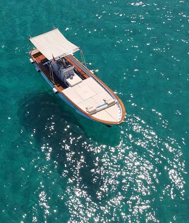 Luxury Capri Boat Tour by Fratelli Aprea Lancia/Gozzo