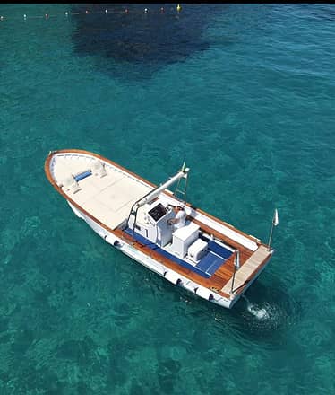 Luxury Capri Boat Tour by Fratelli Aprea Lancia/Gozzo