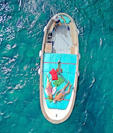 Island Boat Tour + Beach: the perfec day in Capri!