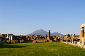 Private Tour from Positano: Pompei Ruins ,Wine Tasting and lunch, and Sorrento.