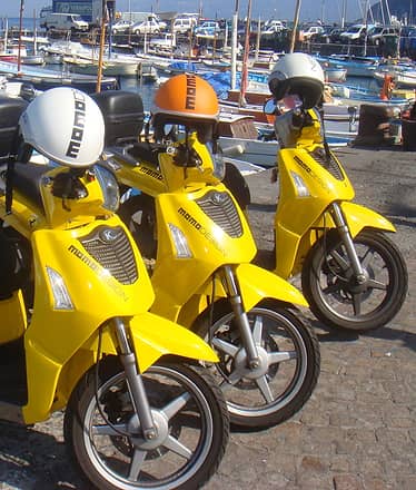 Rent Your Scooter on Capri- Full Day (6 hours)
