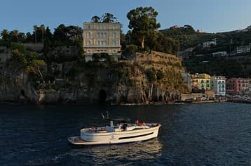 Experience the Sorrento Coast by Sea (Half Day)